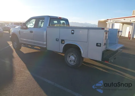 2017 Ford F-250 Xl z USA, uszkodzony, nr VIN 1FD7X2B69HEE35729